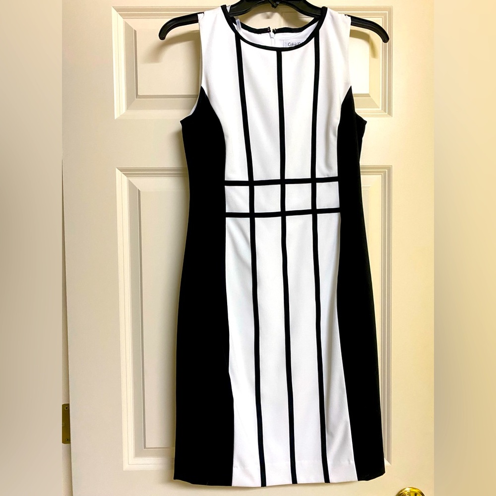 Cleaning sale:Calvin Klein b/w sleeveless dress, 4P